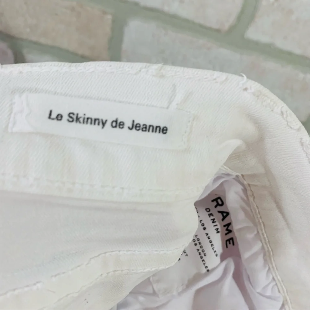 Frame Le Skinny de Jeanne Jeans in Blanc Distressed Size 26